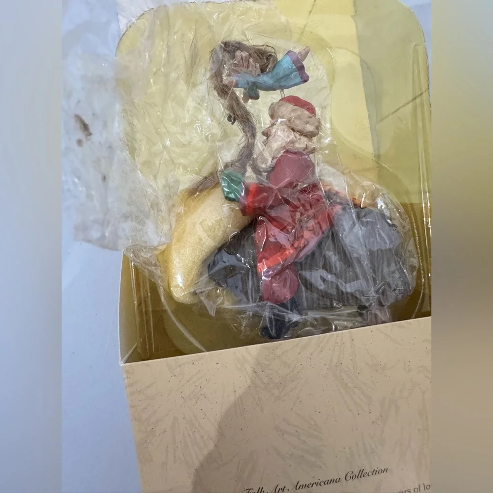 Hallmark Keepsake Ornament Folk Art American Collection Showcase “Guiding Santa”